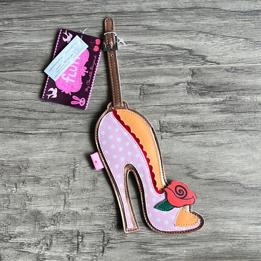 NWT fluff Luggage Tag in Vegan Leather